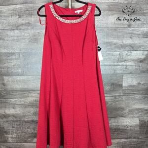 Sandra Darren Plus Size Beaded Collar Sleeveless Dress Size 14W